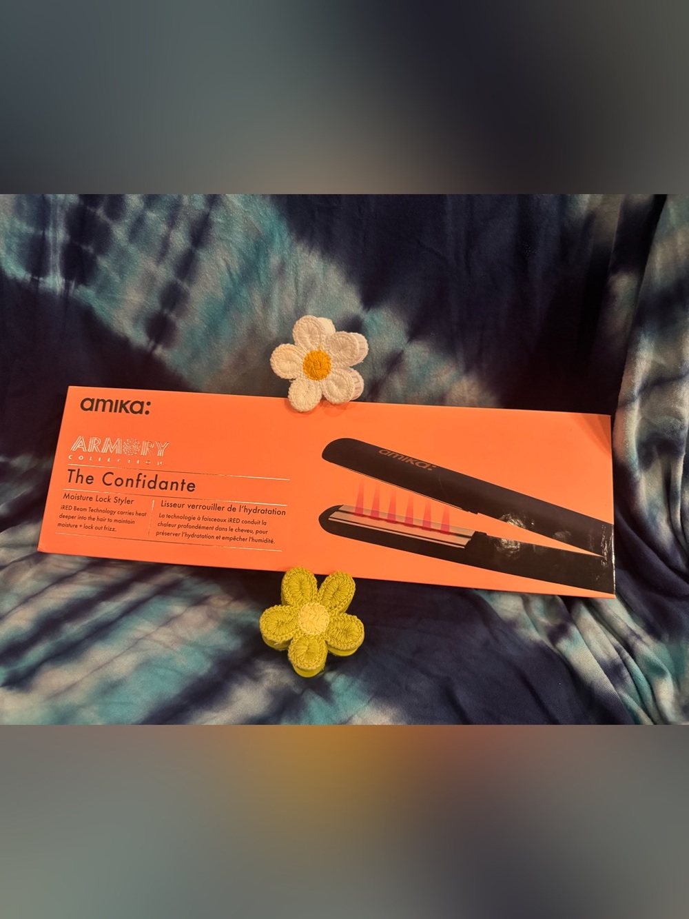 amika The Confidante Moisture Lock Styler - flat iron